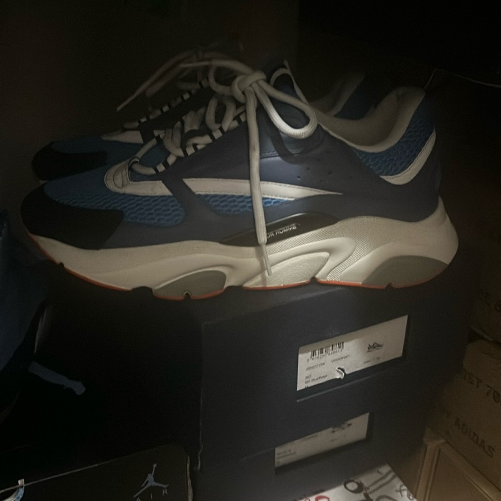I am selling my Dior B22 Good condition, size 45 blue light, blue, black, orange